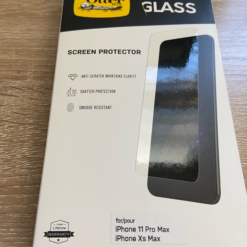 Otterbox iPhone 11 Pro max Screen protector